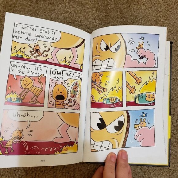 Dog Man: From the Creator of Captain Underpants (Dog Man #1) by Dav Pilkey (Engl - Picture 4 of 5